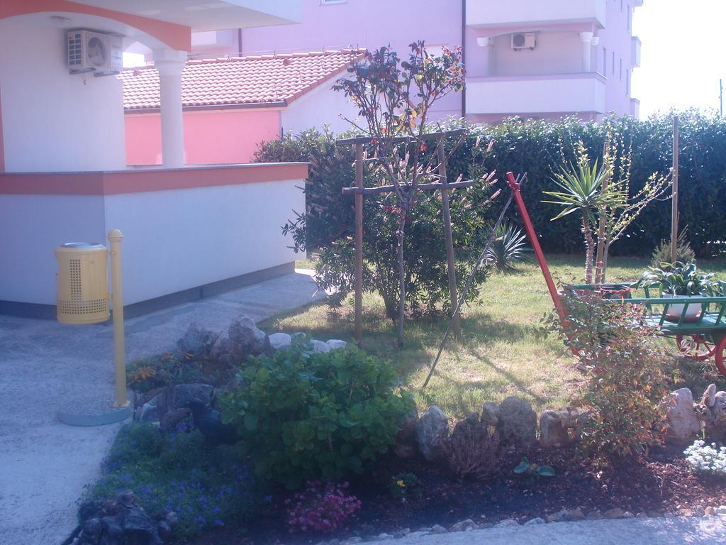 Apartments Buzleta Fazana Exterior photo